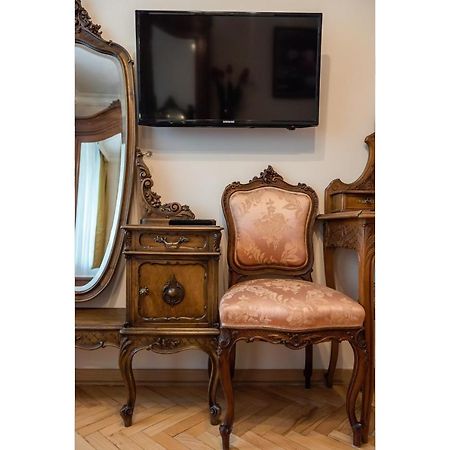 Downtown Antique Apartment Warszawa Eksteriør billede